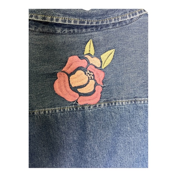 Dress Barn Denim Shirt Embroidered Roses Pearl Snaps size  22/24 Women’s VTG - Picture 11 of 13